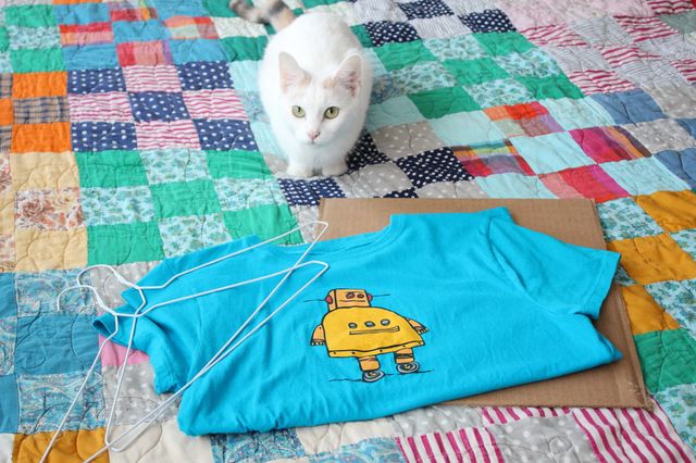 Домик для кошки из футболки